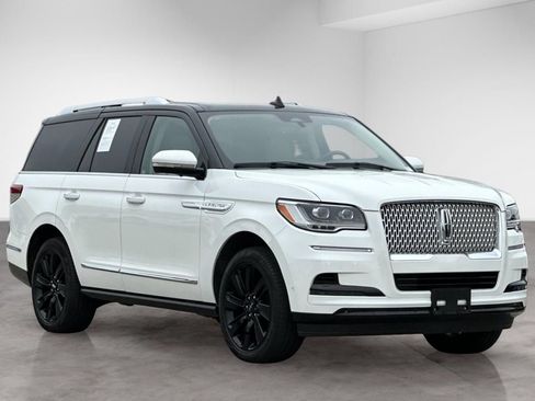 Used 2024 Lincoln Navigator Reserve AWD/4WD image 8
