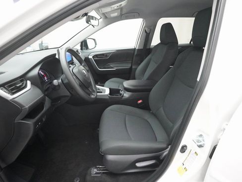 Used 2024 Toyota RAV4 LE image 7