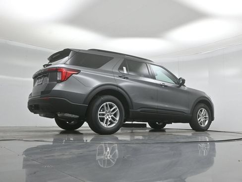 New 2026 Ford Explorer Active RWD image 47