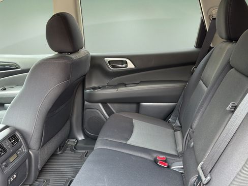 Used 2019 Nissan Pathfinder S AWD/4WD image 15