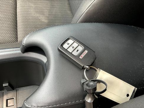 Used 2016 Honda HR-V EX image 34