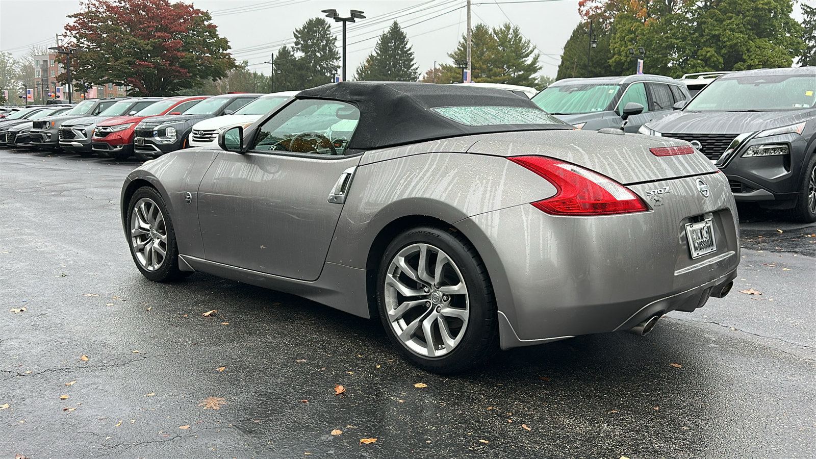Used 2010 Nissan 370Z Touring RWD image 5