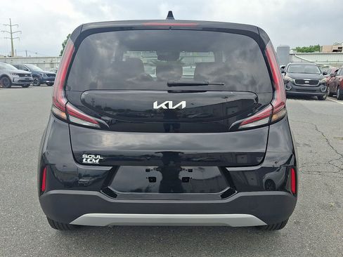 Used 2025 Kia Soul LX w/ LX Technology Package FWD image 5