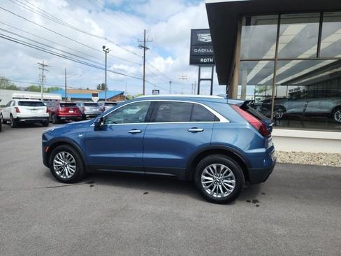 Used 2024 Cadillac XT4 Premium Luxury AWD/4WD image 7