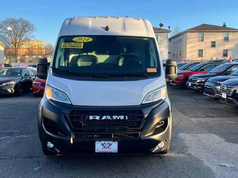 Used 2024 RAM ProMaster 2500 w/ Convenience Group image 3