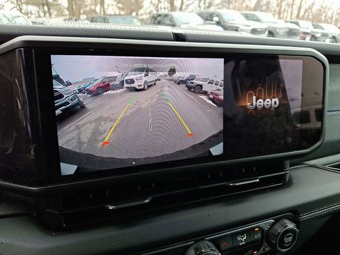 Used 2024 Jeep Wrangler Unlimited Rubicon 4xe image 17