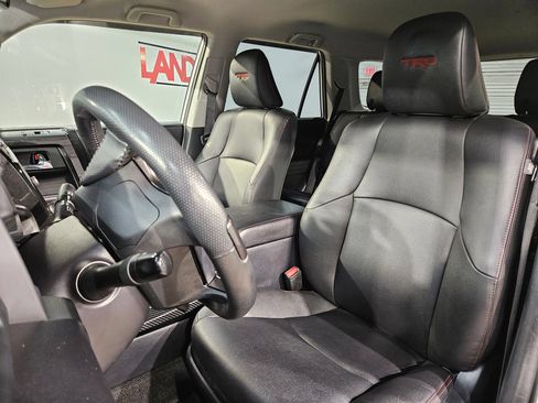 Used 2022 Toyota 4Runner TRD Off-Road Premium AWD/4WD image 24