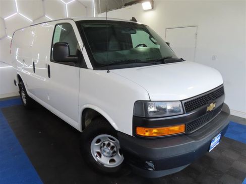 Used 2021 Chevrolet Express 2500 w/ Driver Convenience Package RWD image 5