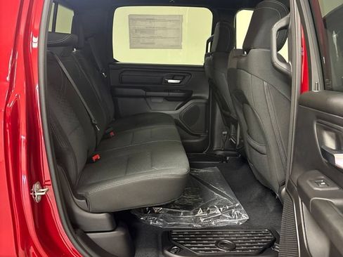 New 2026 RAM 1500 Express AWD/4WD image 28
