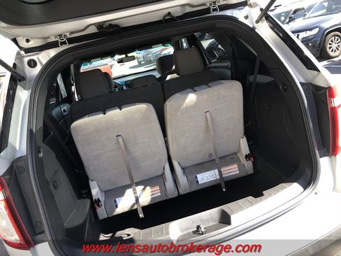 Used 2013 Ford Explorer XLT image 18