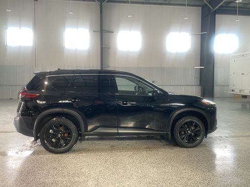 Used 2023 Nissan Rogue SV w/ SV Premium B Package AWD/4WD image 3