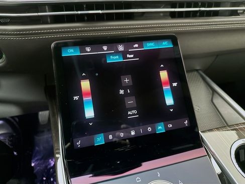 Used 2025 Cadillac Escalade Luxury image 22