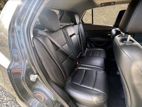 Used 2020 Chevrolet Trax Premier image 25