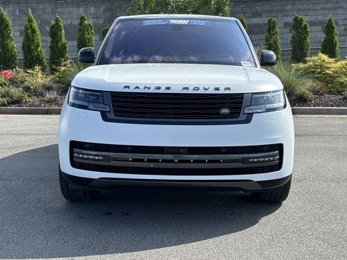 Used 2022 Land Rover Range Rover SE image 3