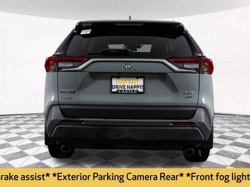 Used 2021 Toyota RAV4 XLE Premium image 14
