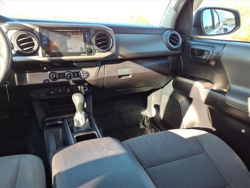 Used 2017 Toyota Tacoma SR5 image 41