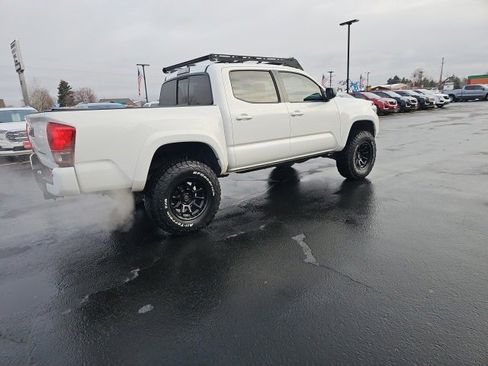 Used 2016 Toyota Tacoma TRD Sport image 51