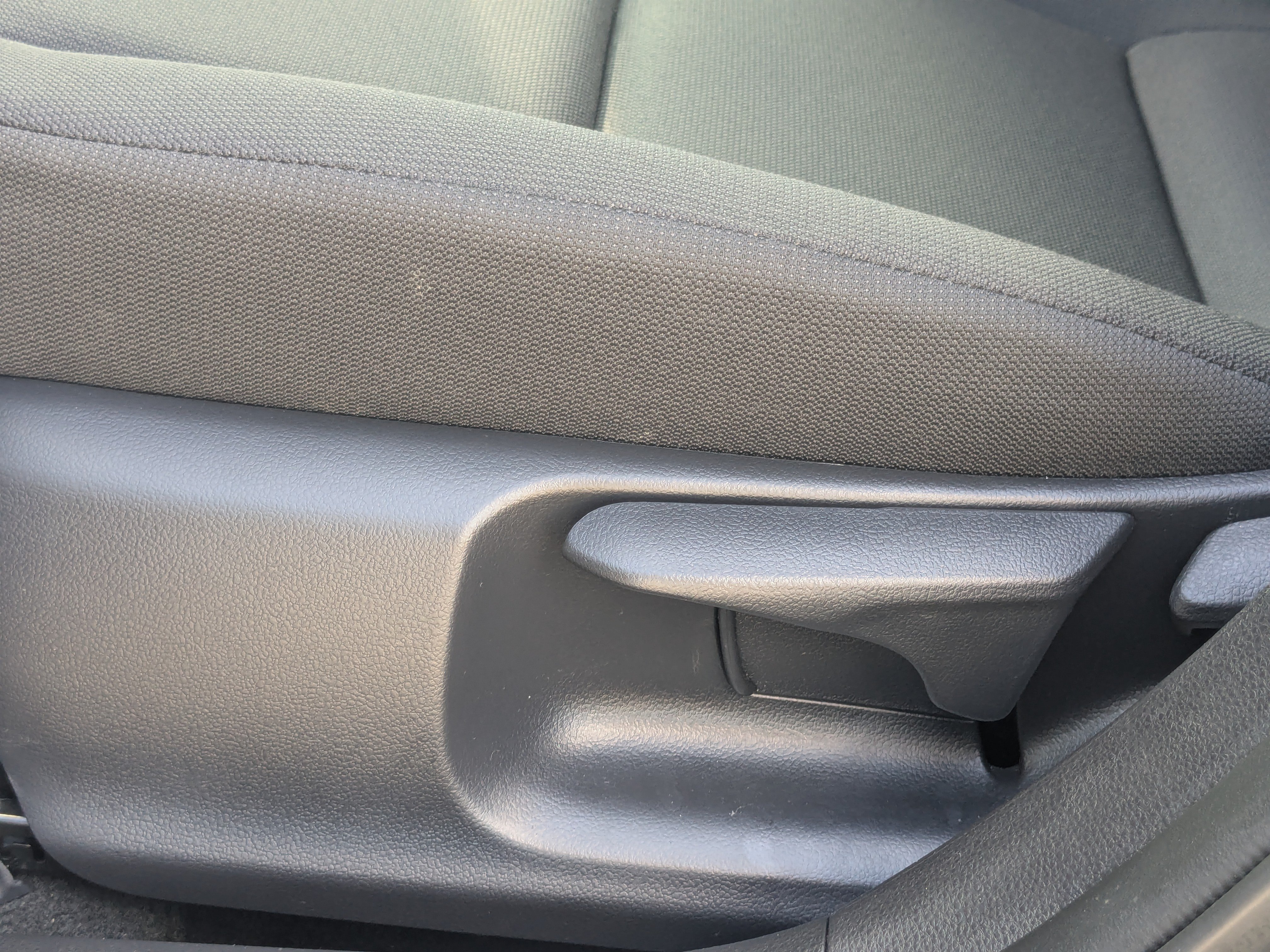 Used 2025 Toyota Corolla LE FWD image 23