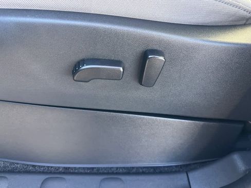 Used 2023 Nissan Frontier SV w/ SV Convenience Package image 15