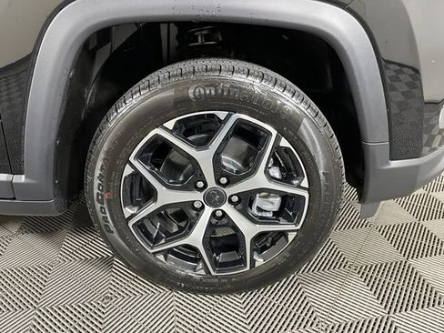 Used 2026 Jeep Compass Limited AWD/4WD image 9