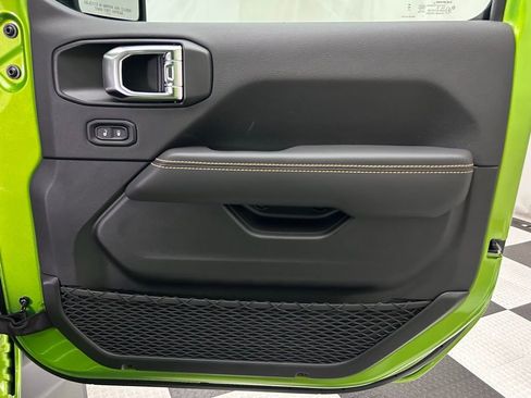 New 2025 Jeep Gladiator Sport image 20