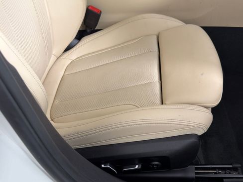 Certified 2024 BMW 330i Sedan w/ Premium Package image 35