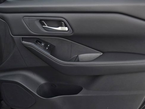 New 2026 Nissan Rogue SV image 7