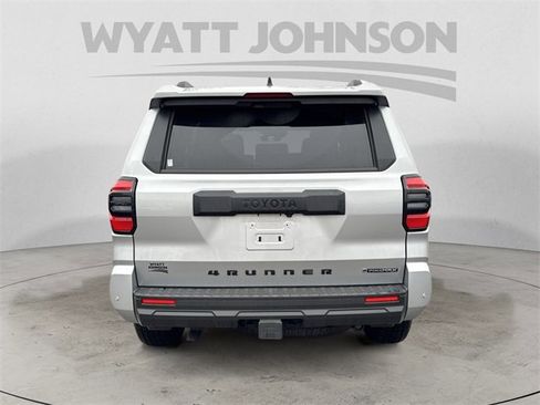 Used 2025 Toyota 4Runner TRD Off-Road Premium image 4