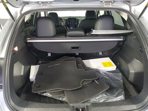 Used 2025 Subaru Crosstrek 2.5i Limited w/ Crosstrek Mirror Package image 32