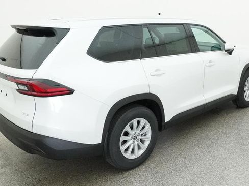 New 2026 Toyota Grand Highlander XLE image 15