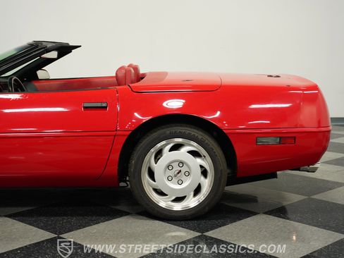 Used 1991 Chevrolet Corvette Convertible image 23