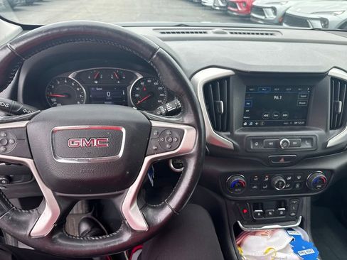 Used 2019 GMC Terrain SLE w/ Driver Convenience Package FWD image 7