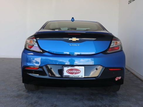 Used 2017 Chevrolet Volt Premier w/ Driver Confidence II Package FWD image 6