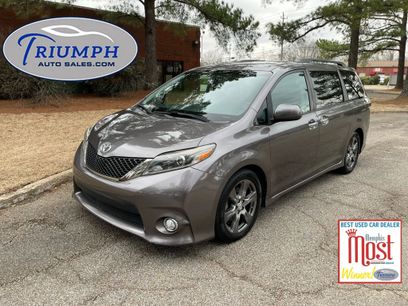 Used 2017 Toyota Sienna SE
