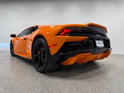 Used 2021 Lamborghini Huracan EVO image 24