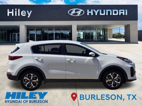 Used 2020 Kia Sportage LX w/ LX Popular Package FWD image 3