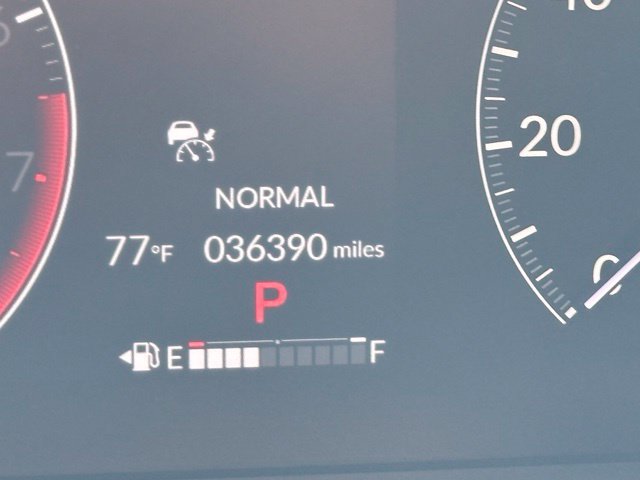 Used 2024 Honda Pilot Touring image 16