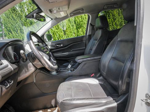 Used 2019 GMC Acadia SLT image 7