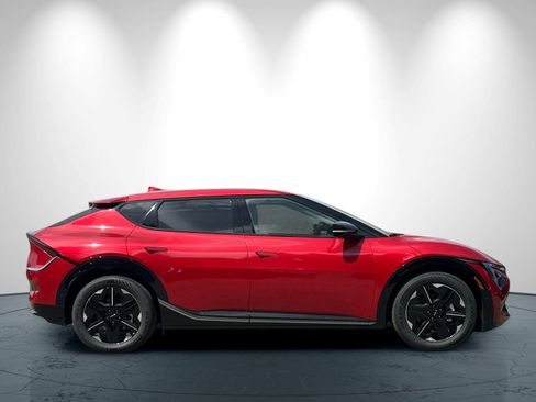 New 2025 Kia EV6 Wind image 3