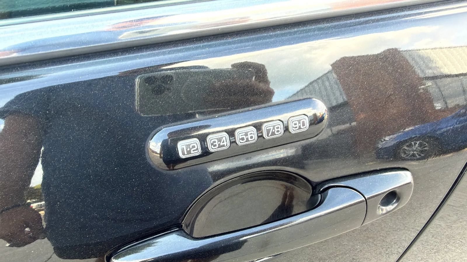 Used 2010 Ford Fusion Hybrid FWD image 9