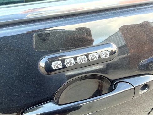 Used 2010 Ford Fusion Hybrid FWD image 9