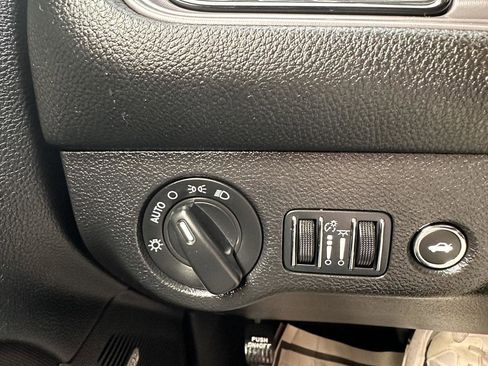 Used 2023 Dodge Challenger SXT image 20