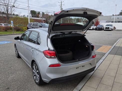 Used 2020 Hyundai Elantra GT w/ Style Package 02 image 18