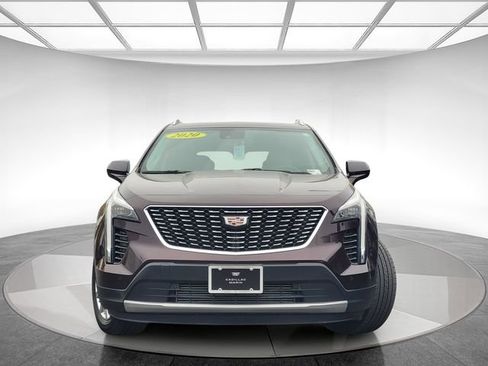Used 2020 Cadillac XT4 Premium Luxury w/ Technology Package image 2