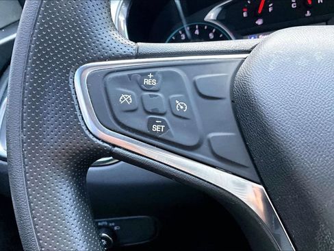 Used 2019 Chevrolet Equinox LT FWD image 12
