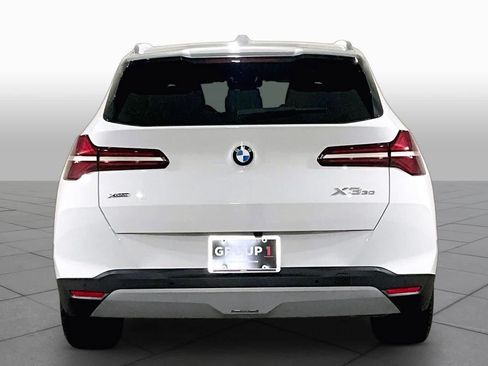 Used 2025 BMW X3 xDrive30i w/ Premium Package AWD/4WD image 4
