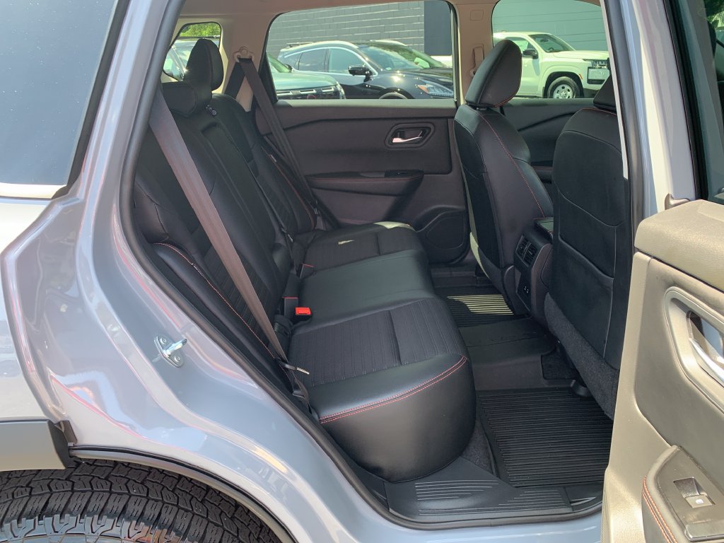 Certified 2025 Nissan Rogue SV AWD/4WD image 30