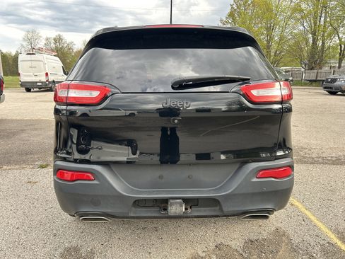 Used 2018 Jeep Cherokee High Altitude w/ Luxury Group AWD/4WD image 5