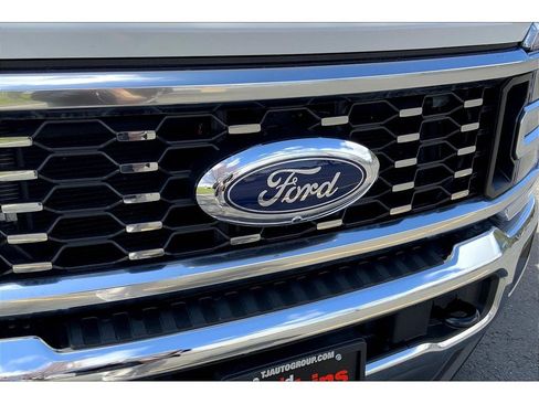 Used 2024 Ford F350 Lariat image 31