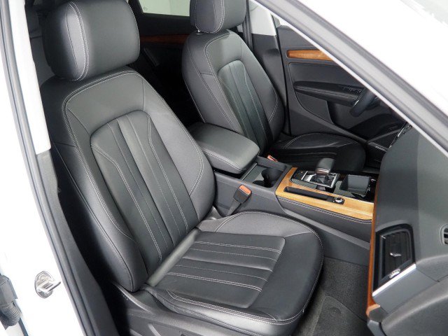 Used 2023 Audi Q5 2.0T Premium Plus w/ S Line w/ Premium Plus Package AWD/4WD image 2
